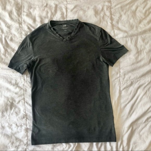 H&M t-shirt slim fit V neck Size S - Picture 1 of 2